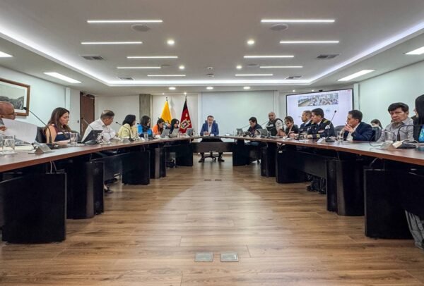 Alcalde Pabel Muñoz declara emergencia en seis parroquias de Quito por crisis en abastecimiento de agua