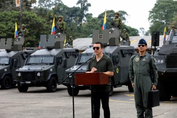 Noboa entrega blindados a Fuerzas Armadas y lanza mensaje firme al crimen organizado