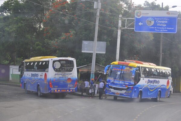 Transportistas plantean dos exigencias clave al Gobierno en Latacunga