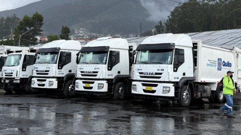Quito podría ver alza en la tarifa de basura tras eliminarse su cobro en la luz, advierte alcalde Muñoz