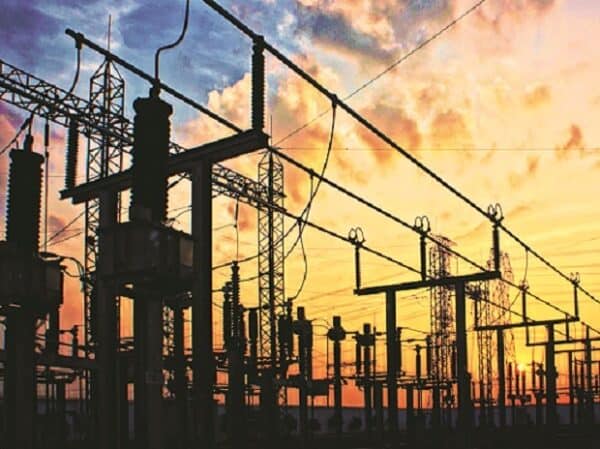 Cuenta regresiva para el estiaje: Ecuador apenas suma 55 MW de los 500 prometidos para evitar una crisis eléctrica