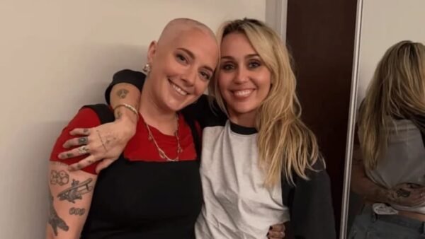 Miley Cyrus acompaña a una fan con cáncer de mama en un emotivo momento personal